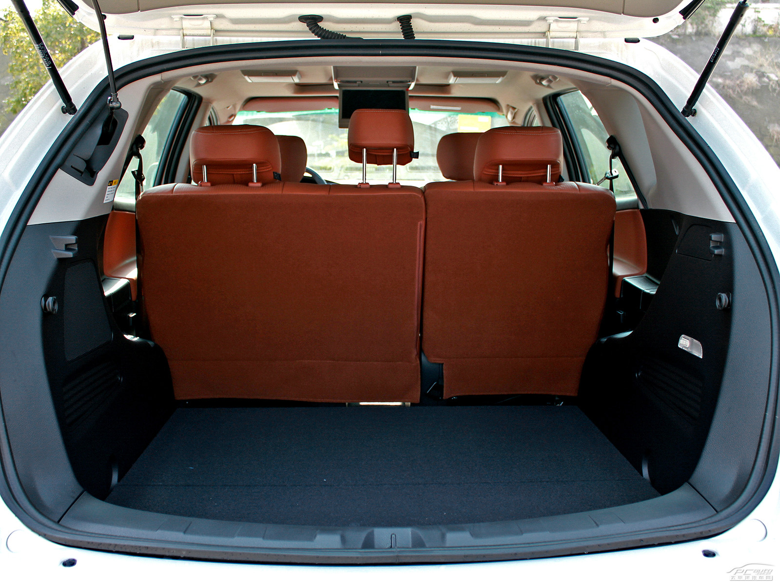 納智捷大7 SUV空間高清大圖