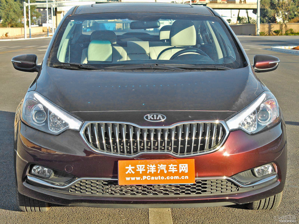 暗櫻紅起亞K3車頭外觀圖片