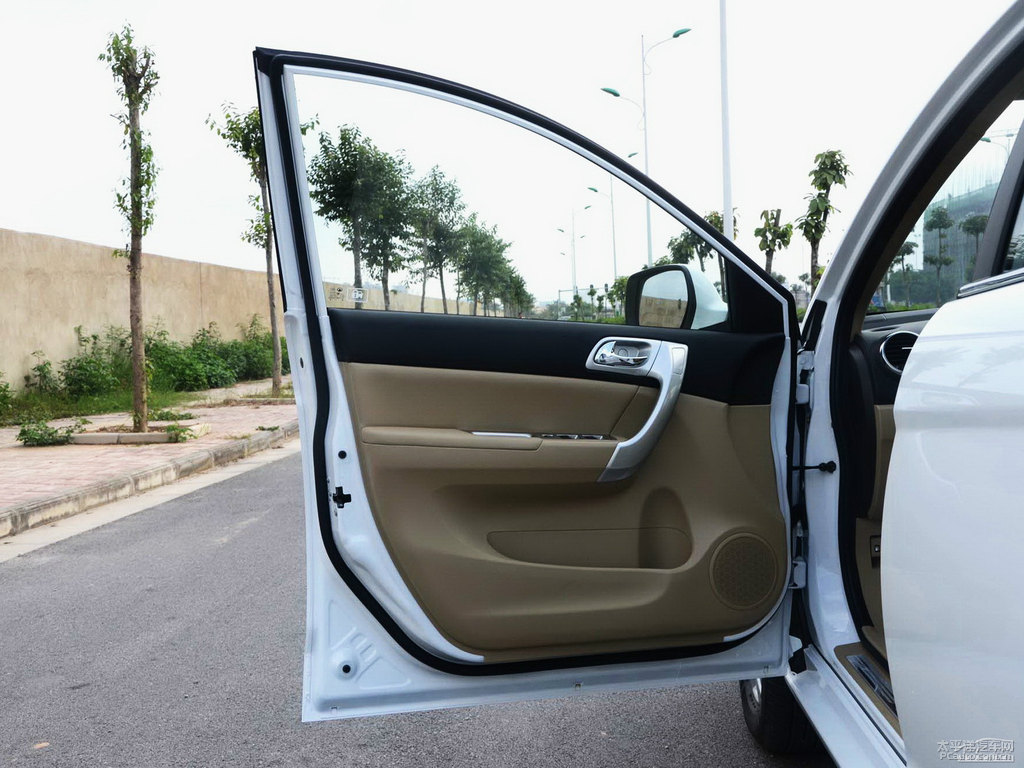 簡約白哈弗H6車廂內(nèi)飾圖片