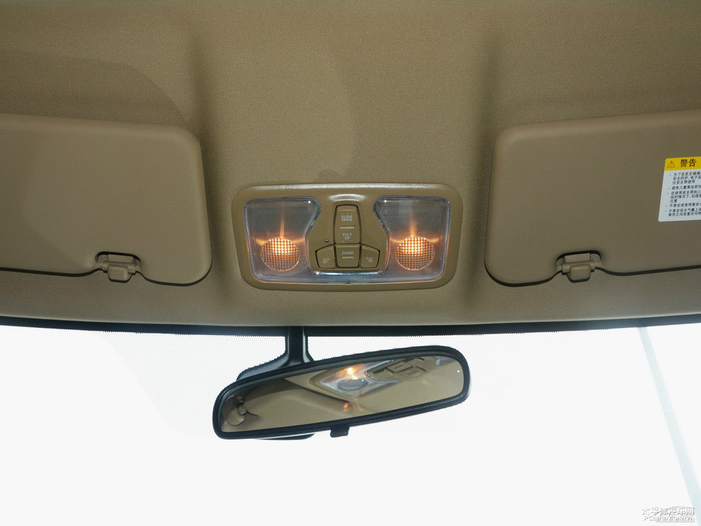 簡(jiǎn)約白哈弗H6車(chē)廂內(nèi)飾圖片