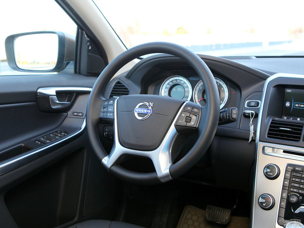 ~ɫ֠XC60(M)(ni)DƬ