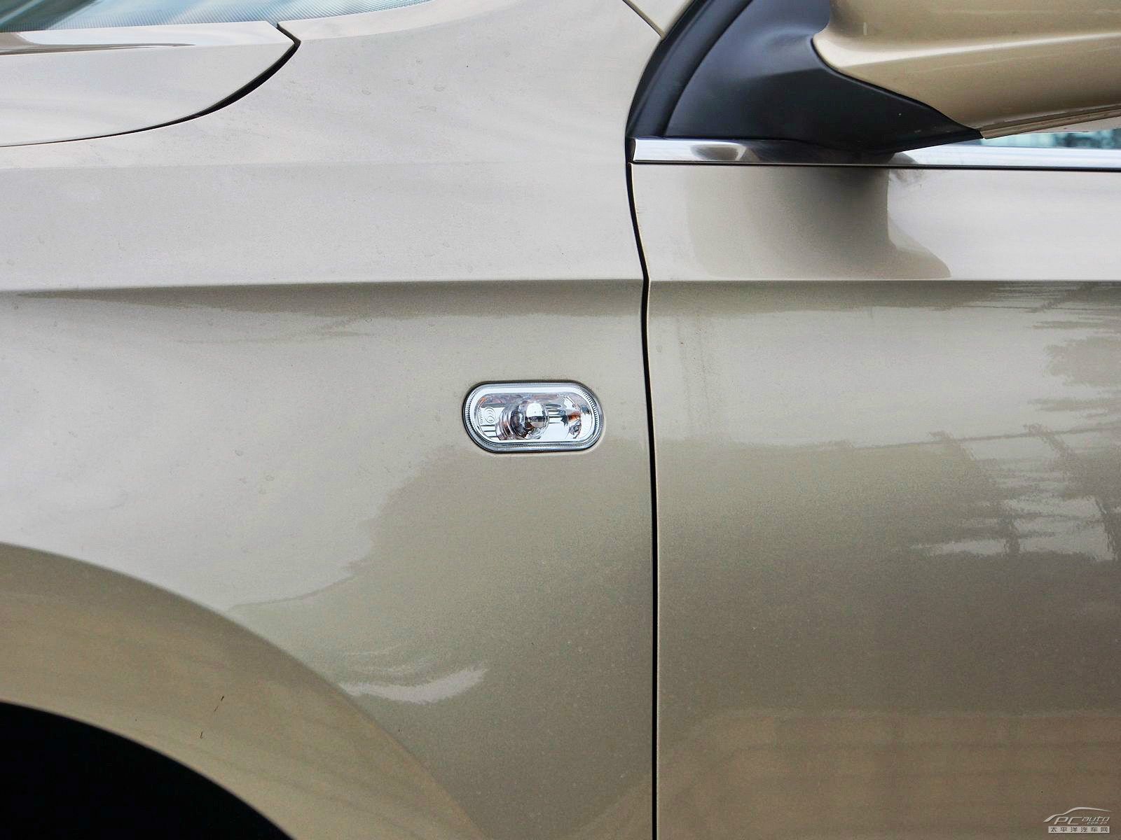 桑塔納外觀高清大圖