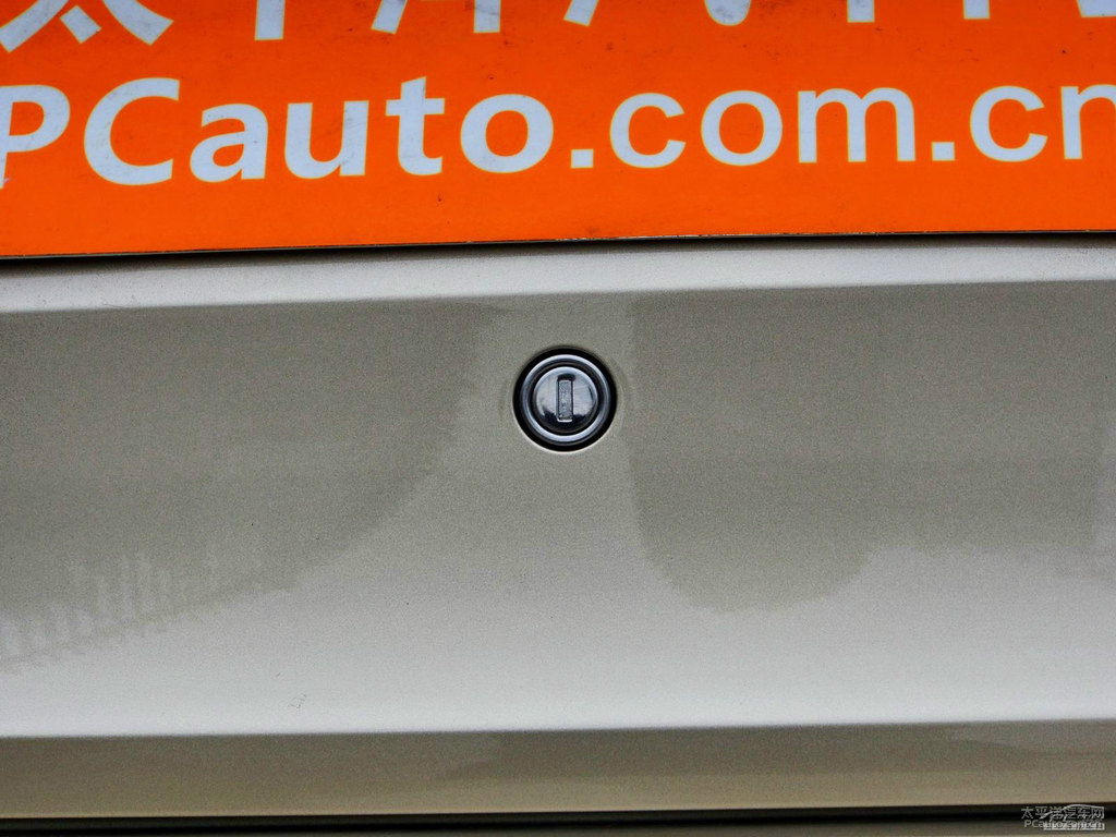 幸運金桑塔納車尾外觀圖片