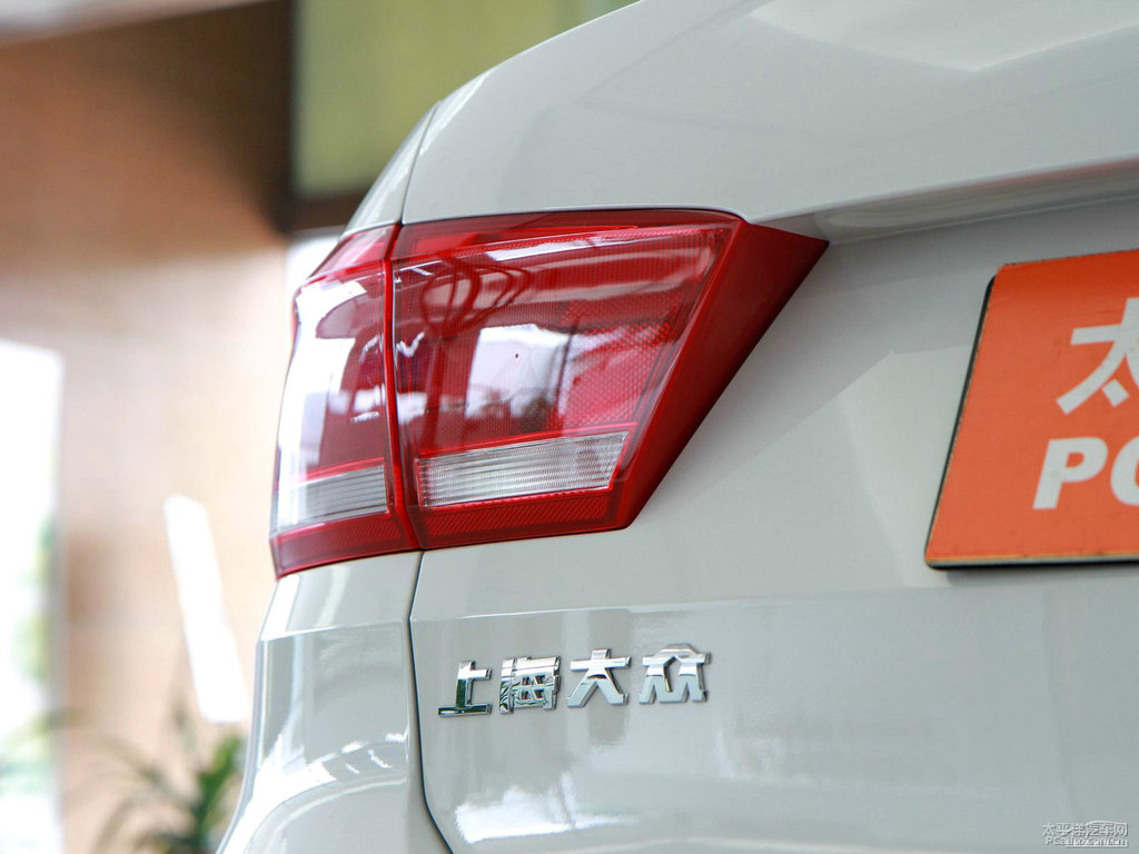 平安白桑塔納車尾外觀圖片