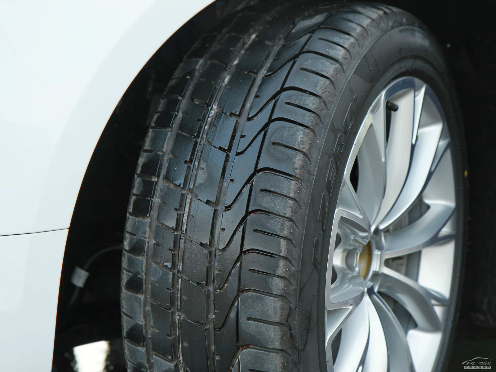 奧迪A8L細(xì)節(jié)高清大圖