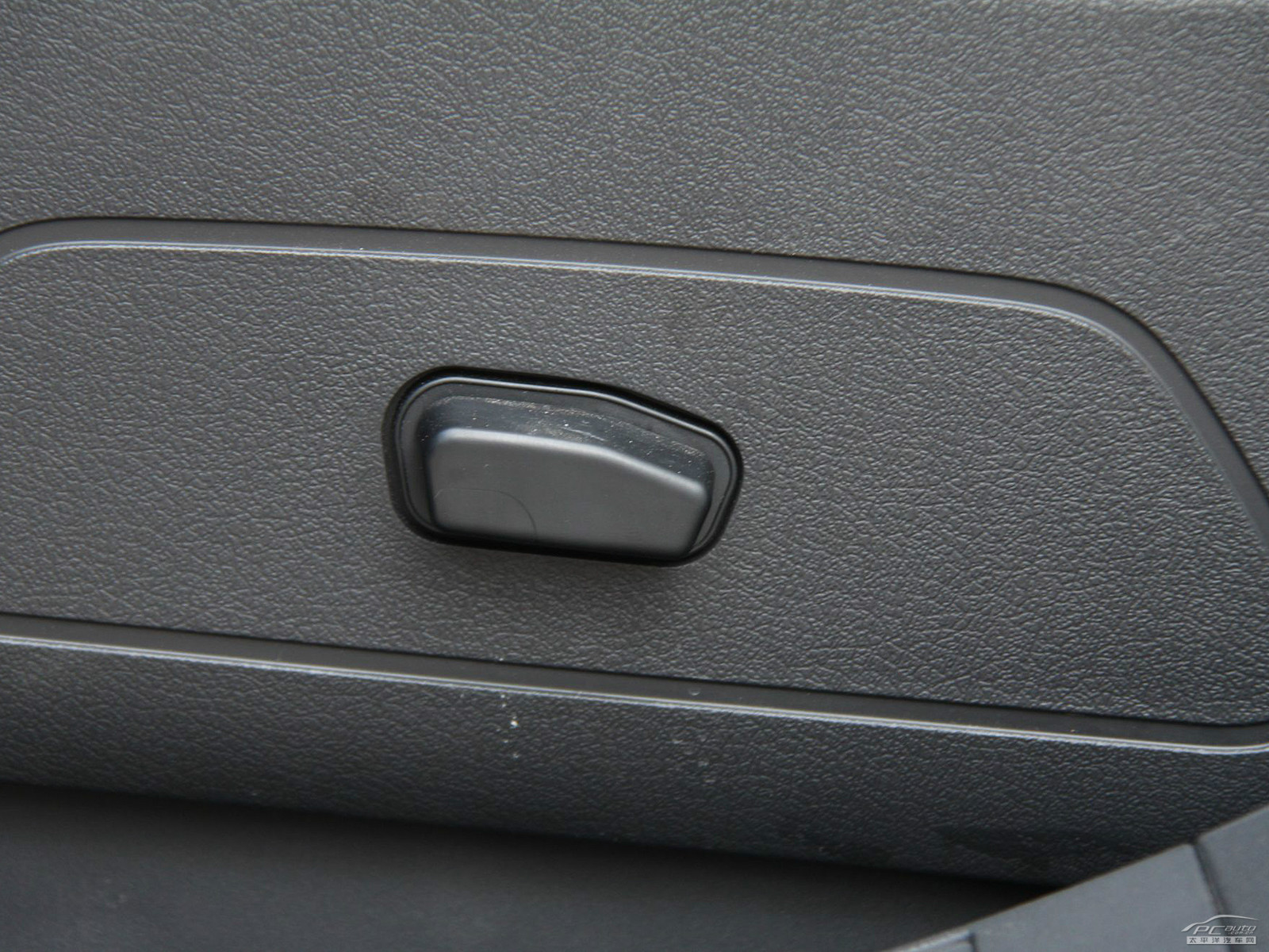 指南者(進(jìn)口)內(nèi)飾高清大圖