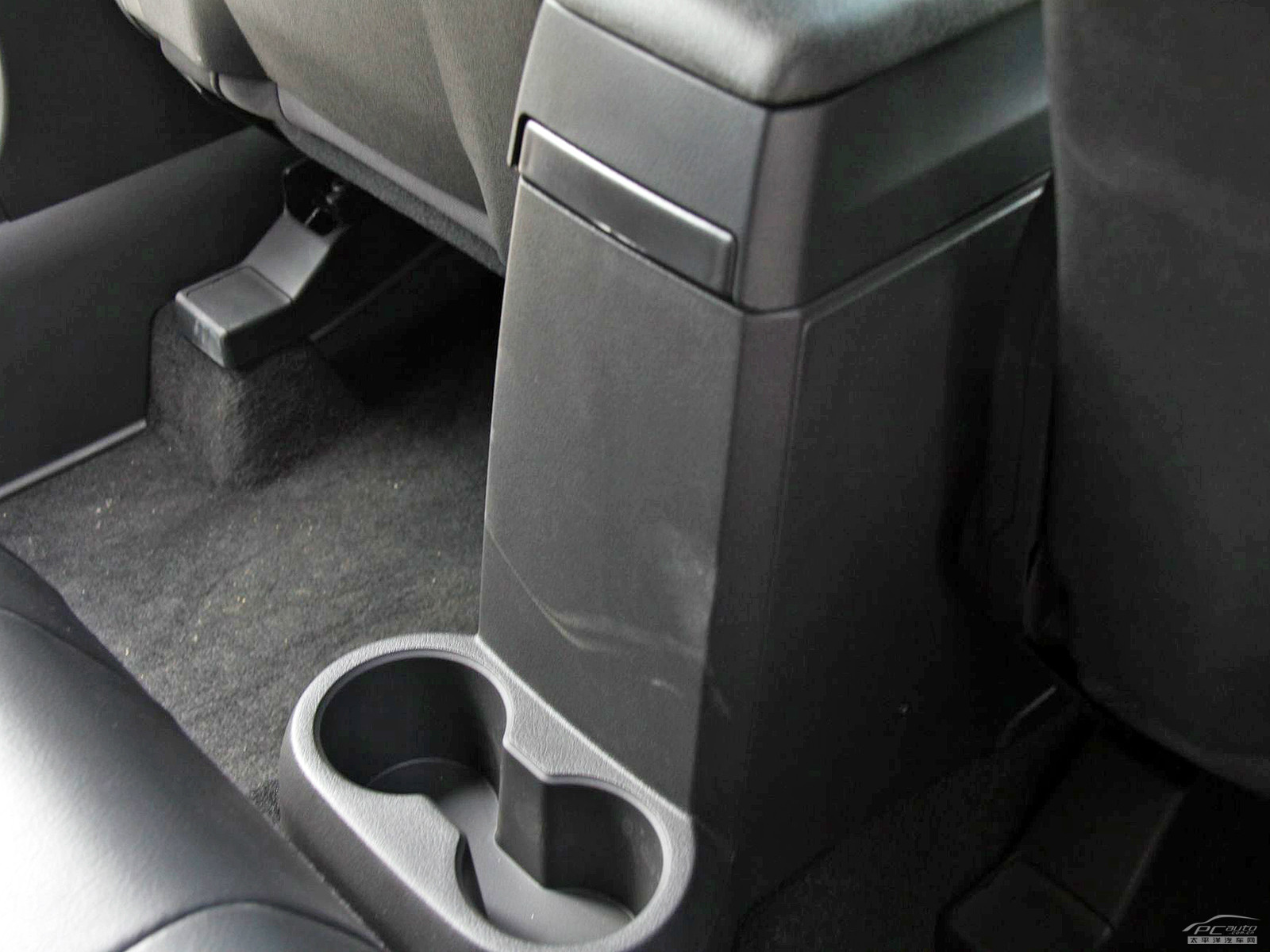 指南者(進(jìn)口)內(nèi)飾高清大圖