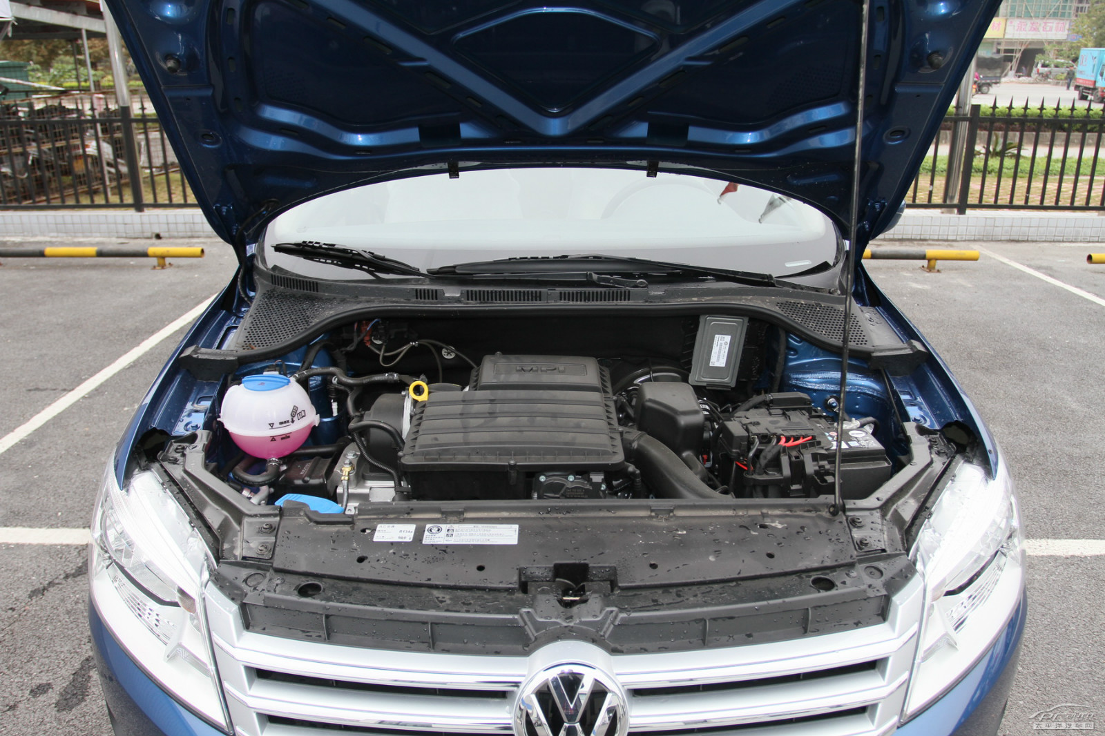 桑塔納細(xì)節(jié)高清大圖