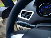 2013款 1.5L 手動兩驅(qū)舒適型  2013款 1.5L 手動兩驅(qū)舒適型