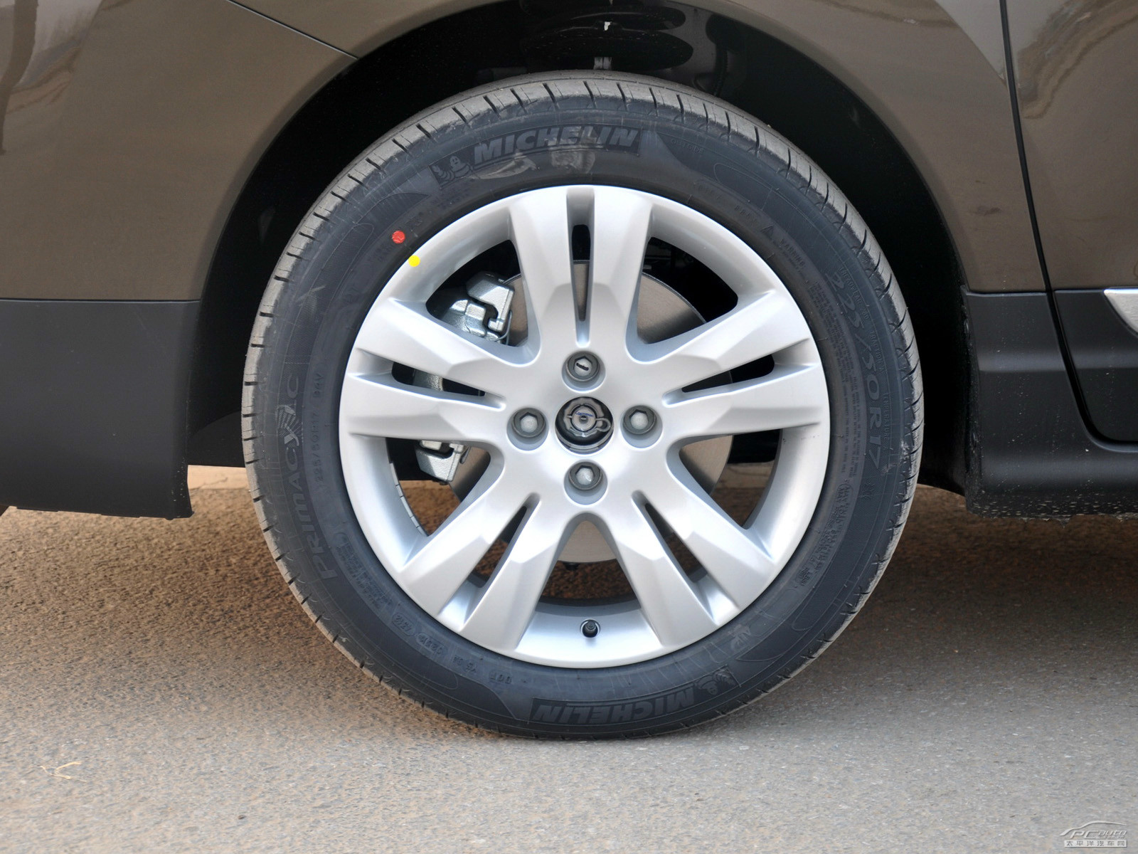 標(biāo)致3008外觀高清大圖