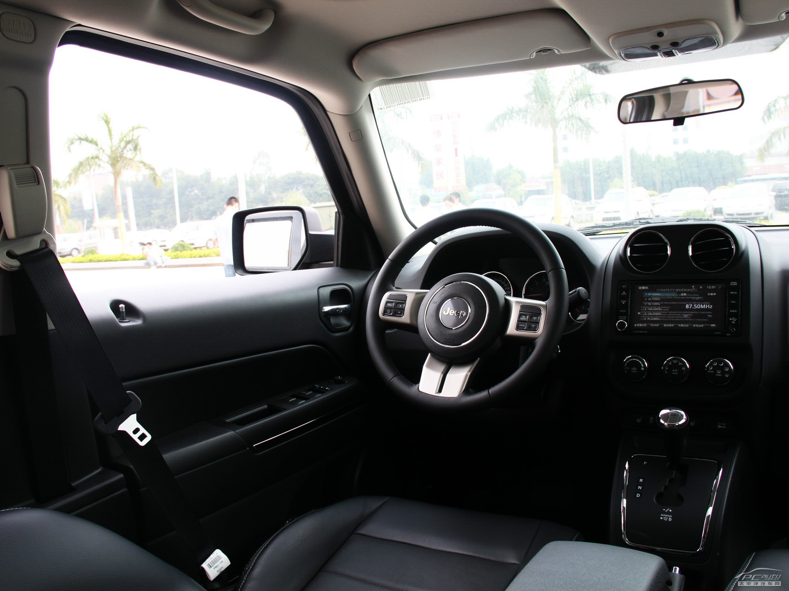 自由客內(nèi)飾高清大圖