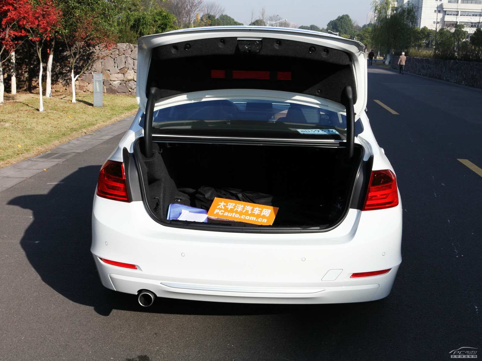 寶馬3系空間高清大圖