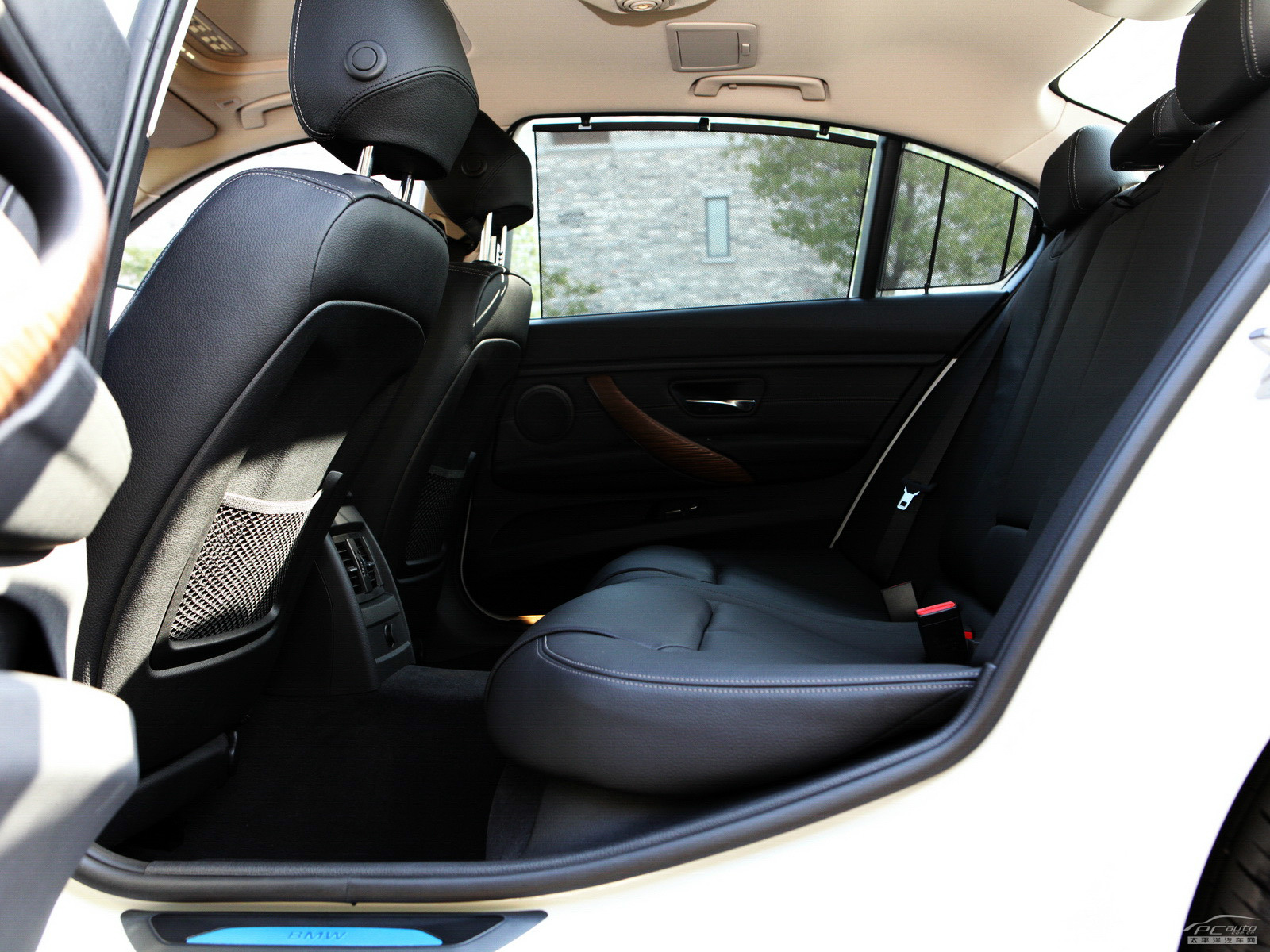 寶馬3系空間高清大圖