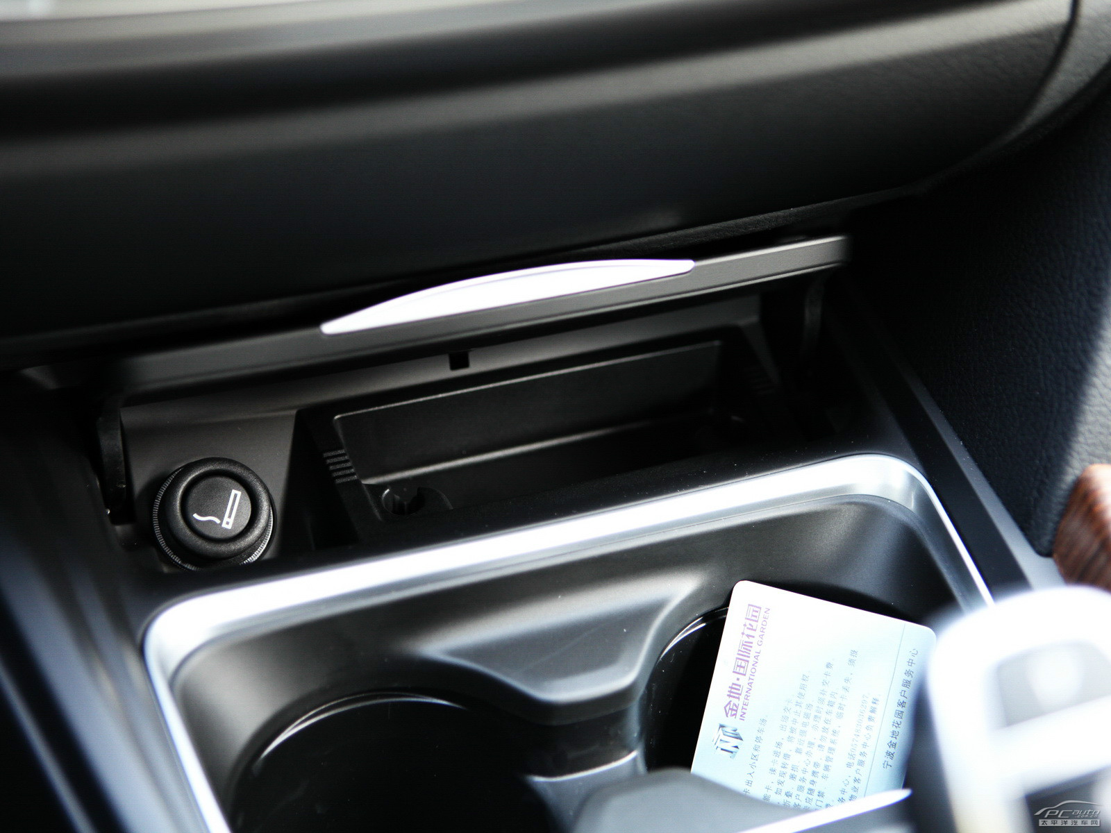 寶馬3系空間高清大圖