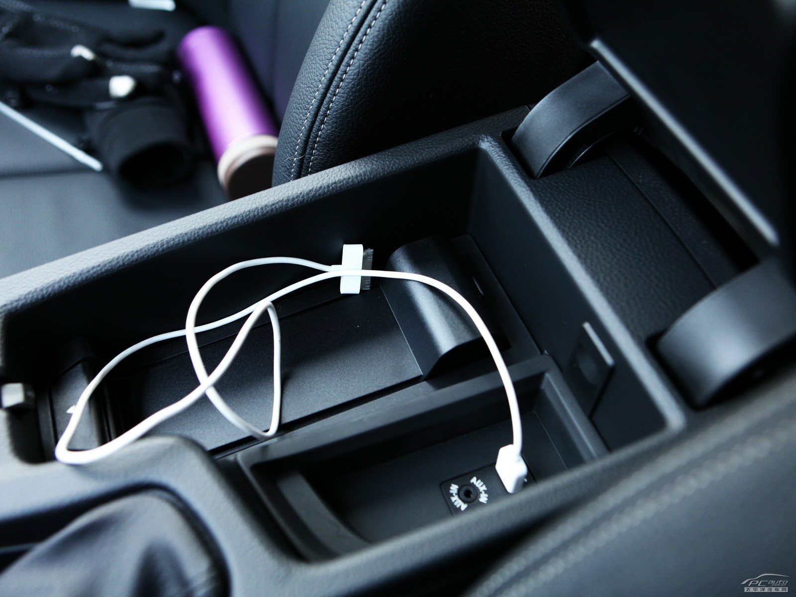 寶馬3系空間高清大圖