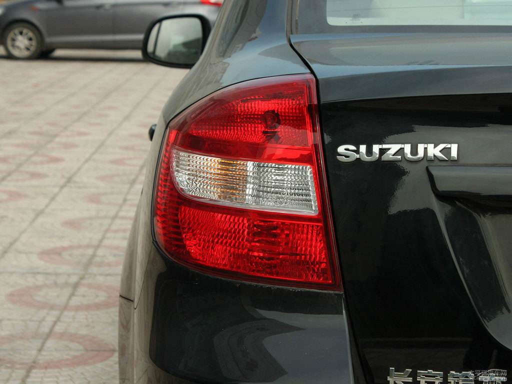 銀砂黑天語·尚悅車尾外觀圖片