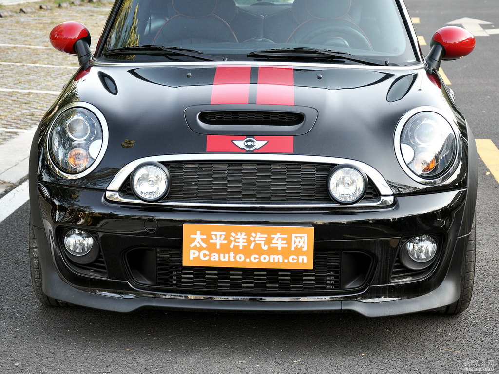 子夜黑MINI CLUBMAN車頭外觀圖片