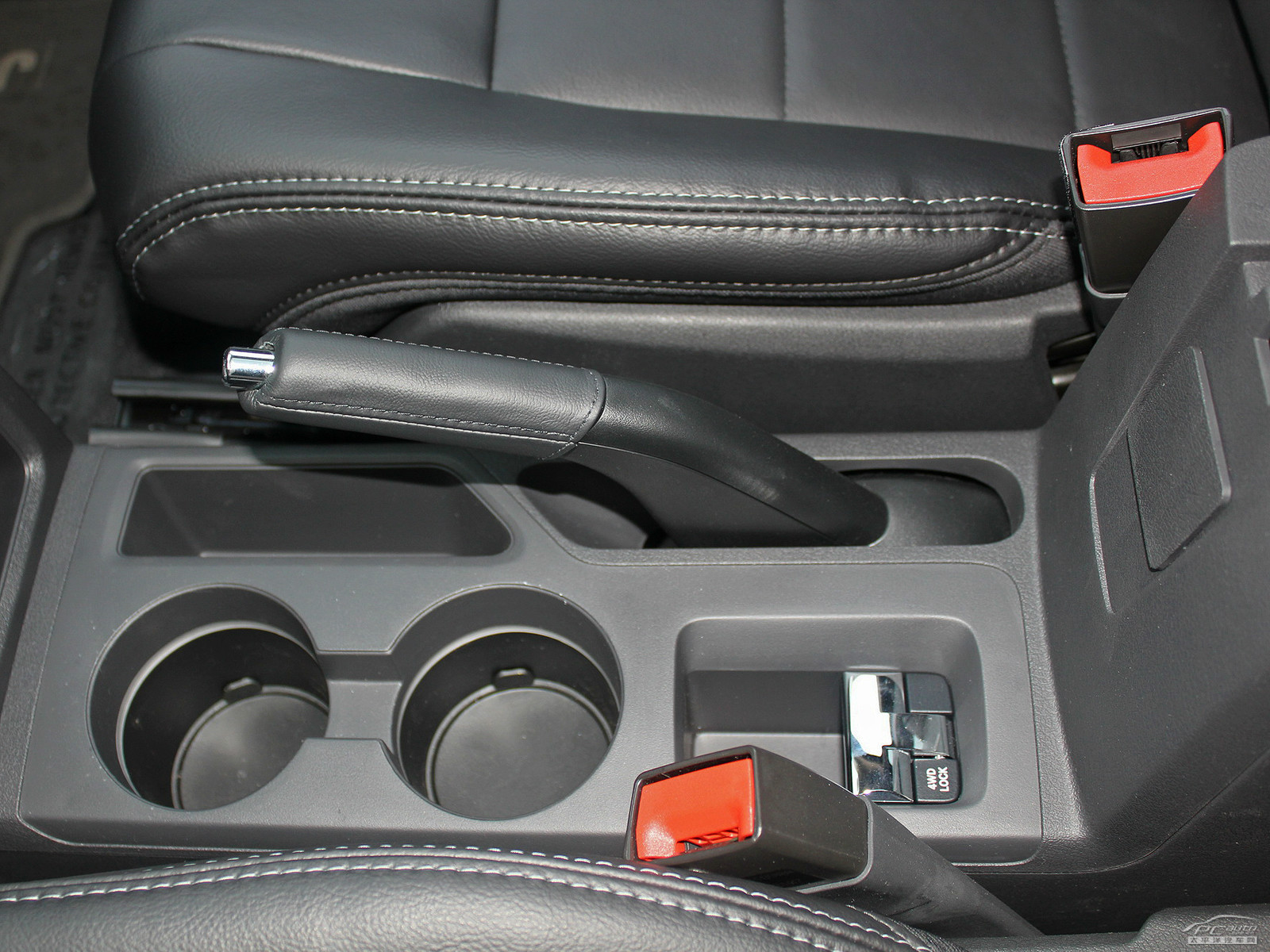 指南者(進口)內(nèi)飾高清大圖