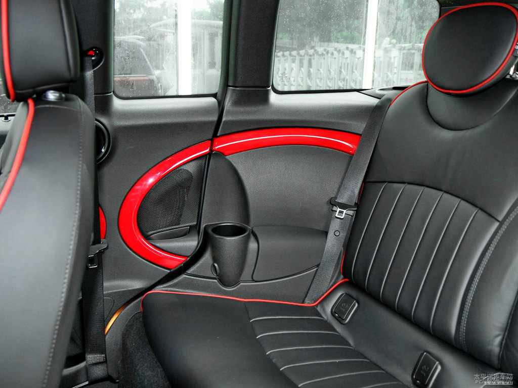 tMINI CLUBMAN΃DƬ