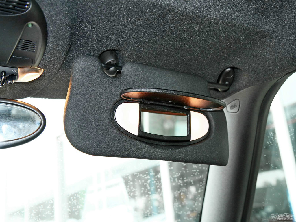 辣椒紅MINI CLUBMAN車廂內(nèi)飾圖片