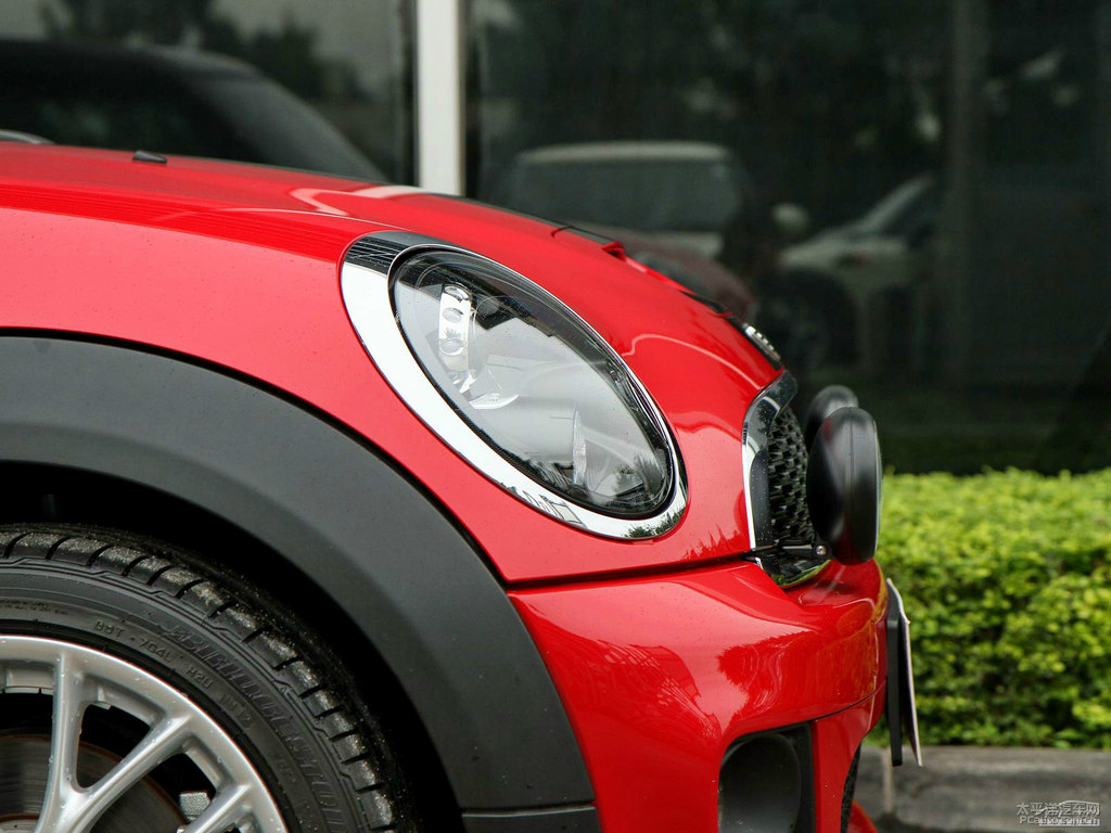 辣椒紅MINI CLUBMAN車頭外觀圖片