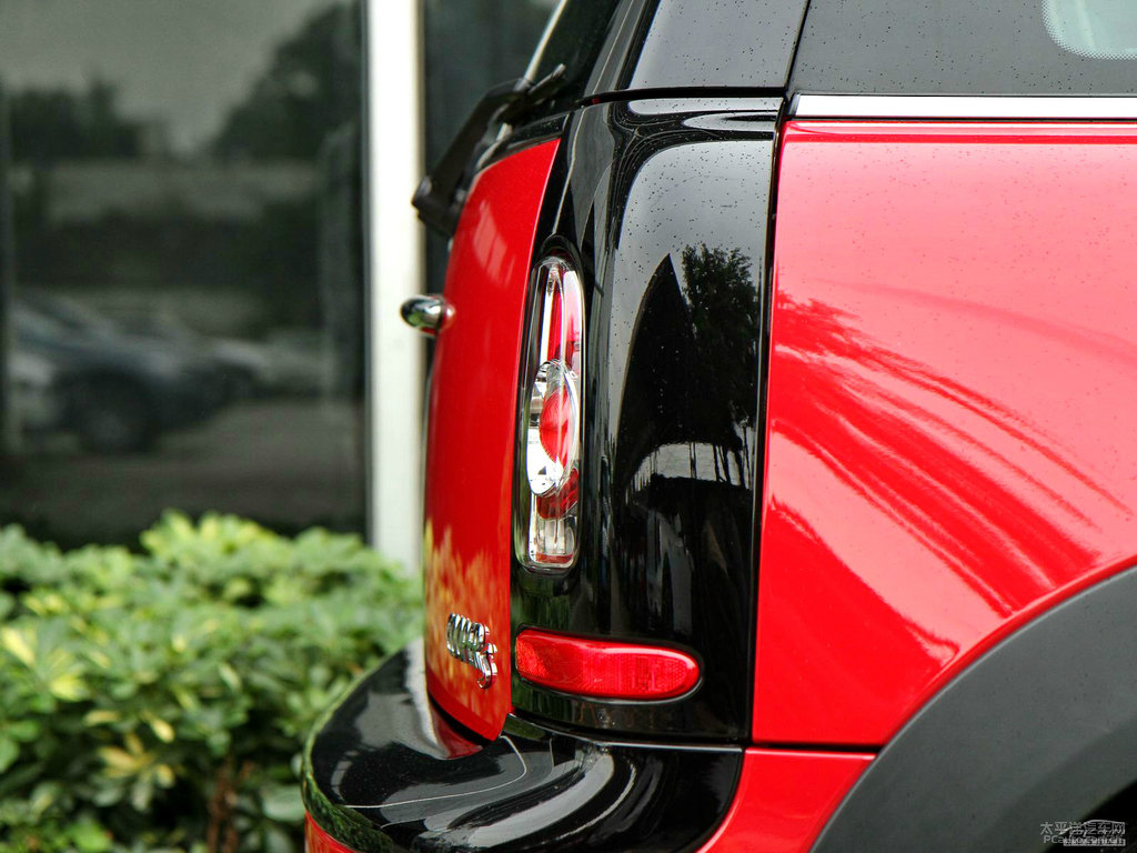 辣椒紅MINI CLUBMAN車尾外觀圖片