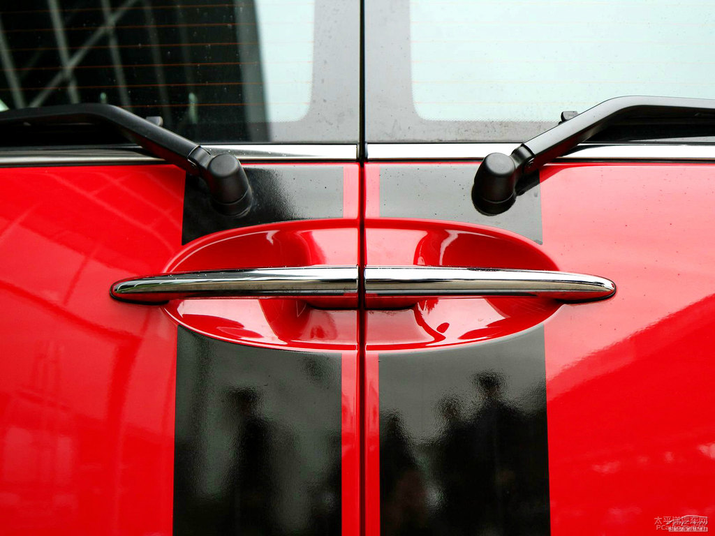 辣椒紅MINI CLUBMAN車尾外觀圖片