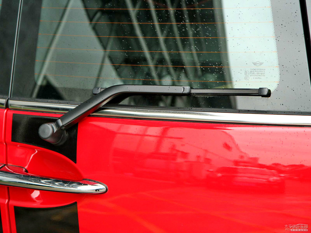 辣椒紅MINI CLUBMAN車尾外觀圖片