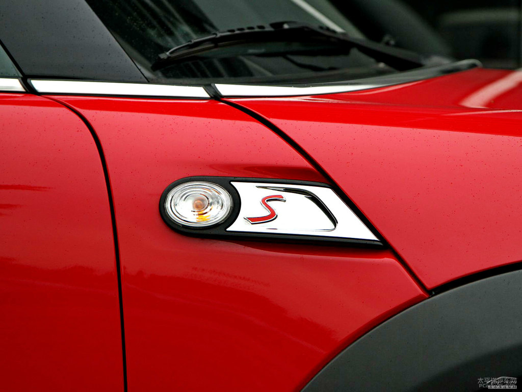 辣椒紅MINI CLUBMAN車身外觀圖片