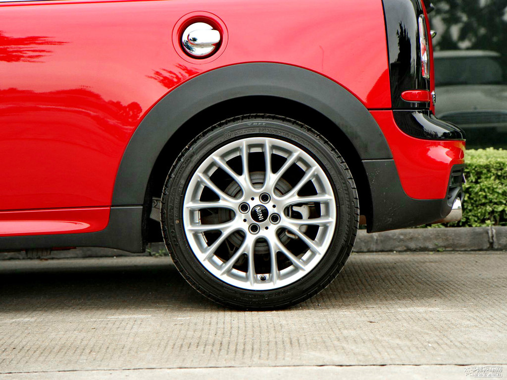 辣椒紅MINI CLUBMAN車身外觀圖片