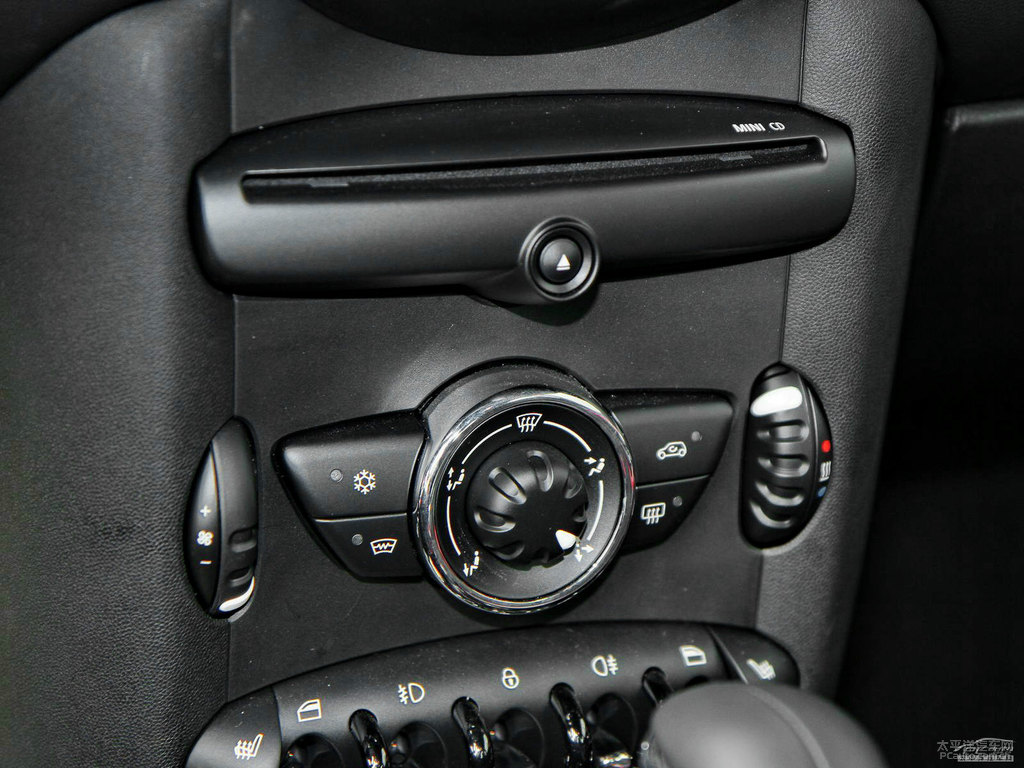 辣椒紅MINI CLUBMAN中控內飾圖片
