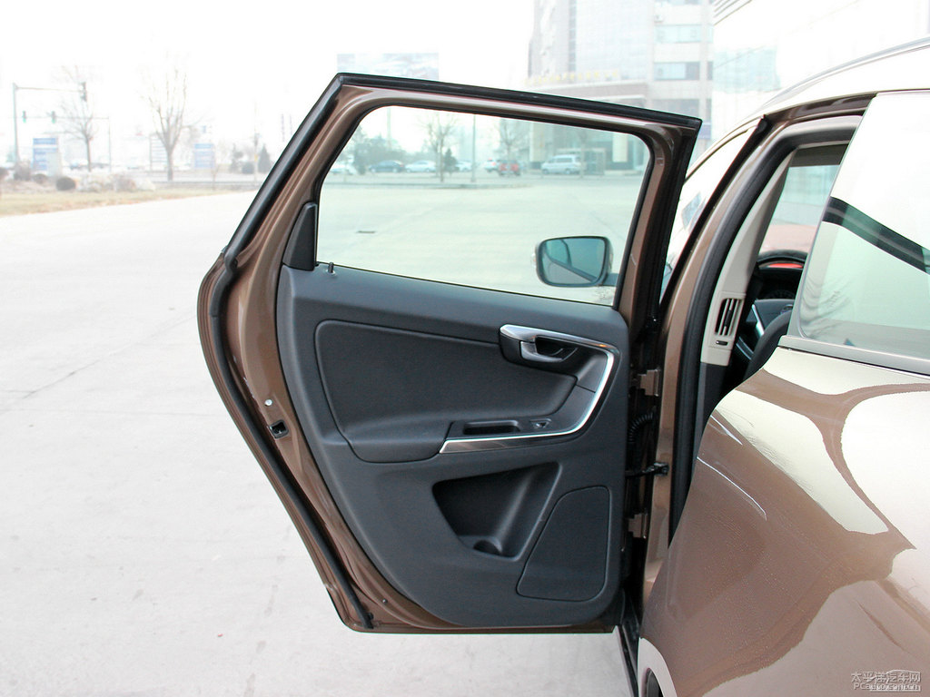 ~ɫ֠XC60(M(jn))(ni)DƬ
