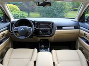 2013款 2.4L 四驅豪華導航版7座