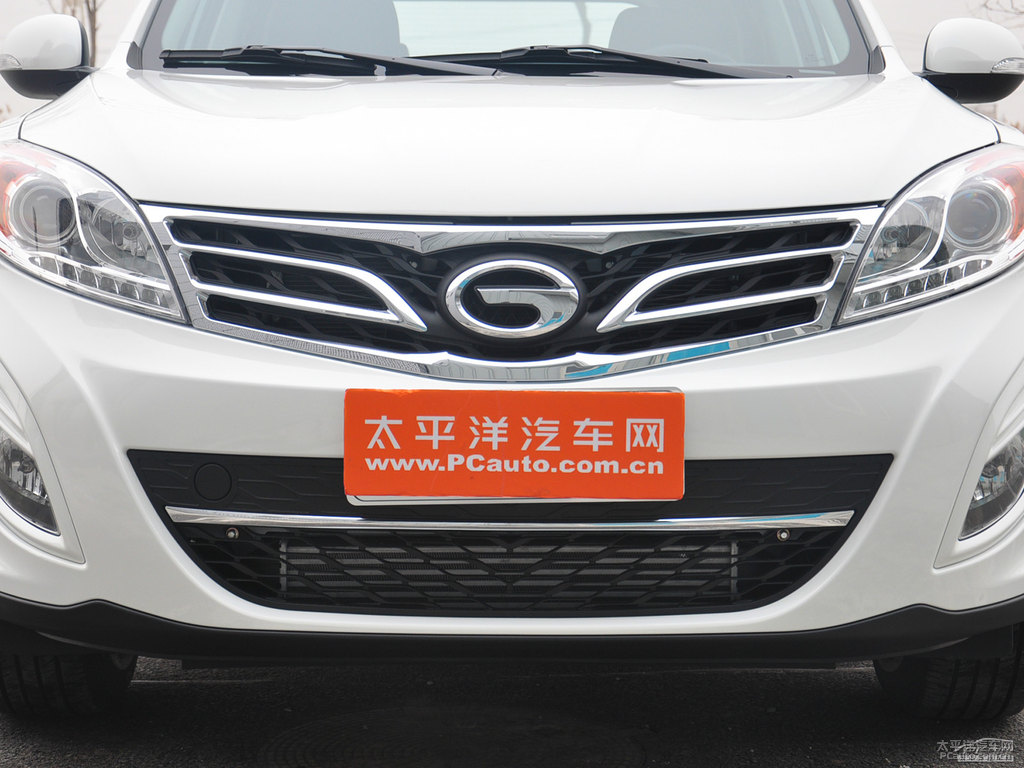 象牙白傳祺GS5車頭外觀圖片