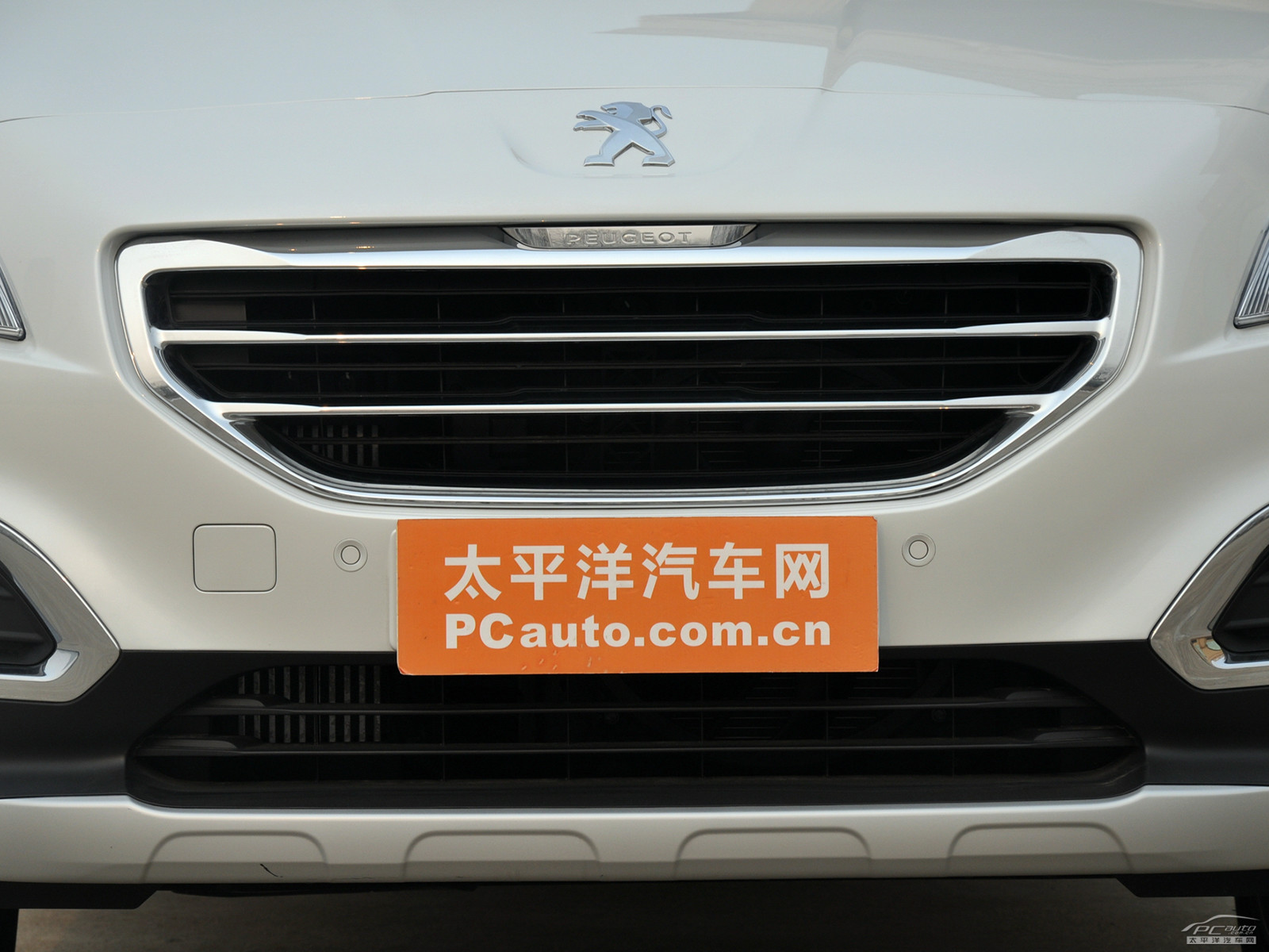 標(biāo)致3008外觀高清大圖