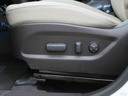 2013款 3.0L 四驅(qū)尊享版7座 歐IV 2013款 3.0L 四驅(qū)尊享版7座 歐IV