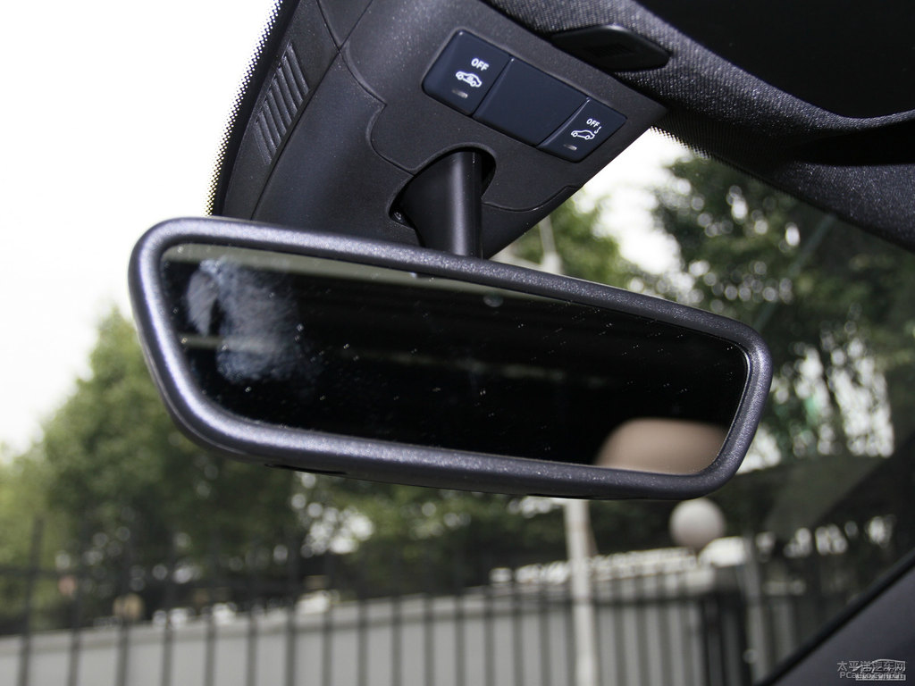 宇宙黑奔馳B級(jí)車廂內(nèi)飾圖片