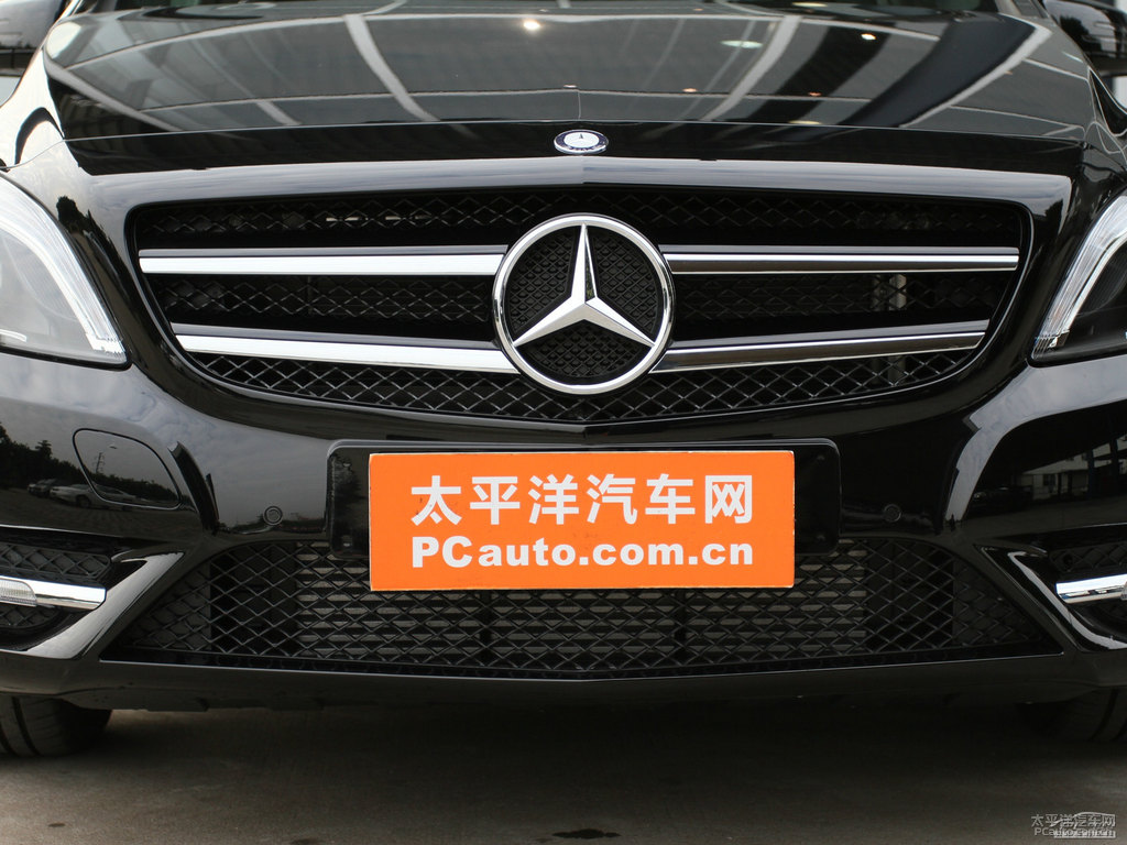 宇宙黑奔馳B級車頭外觀圖片
