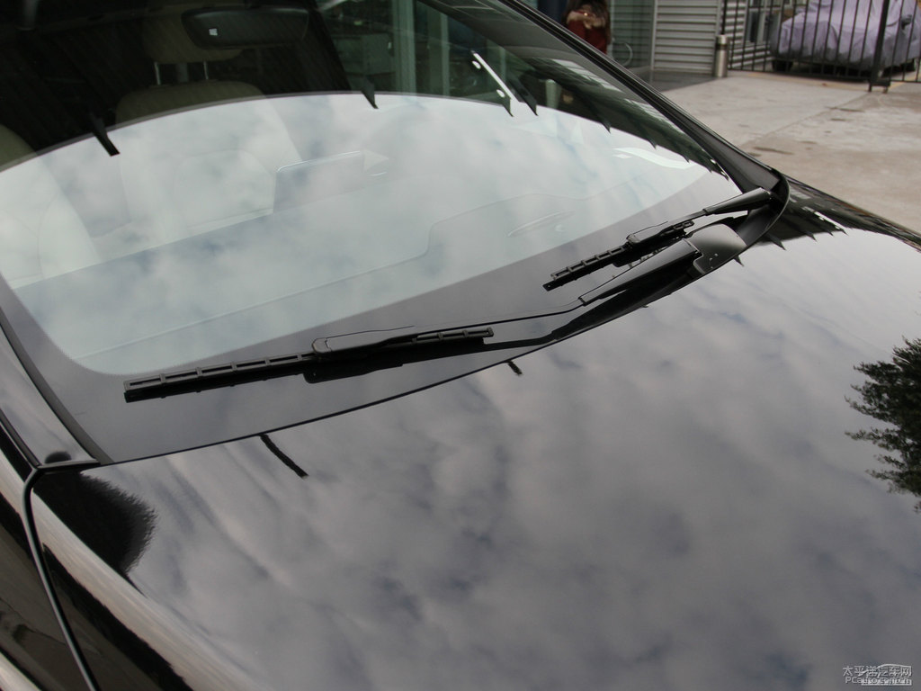 宇宙黑奔馳B級(jí)車(chē)身外觀圖片