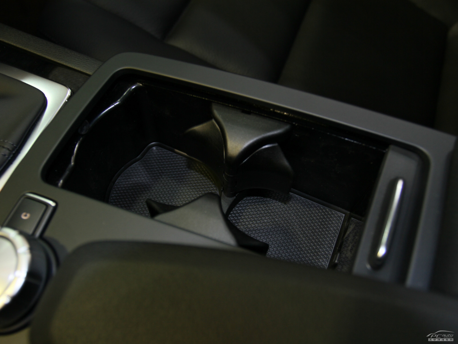 奔馳C級細(xì)節(jié)高清大圖