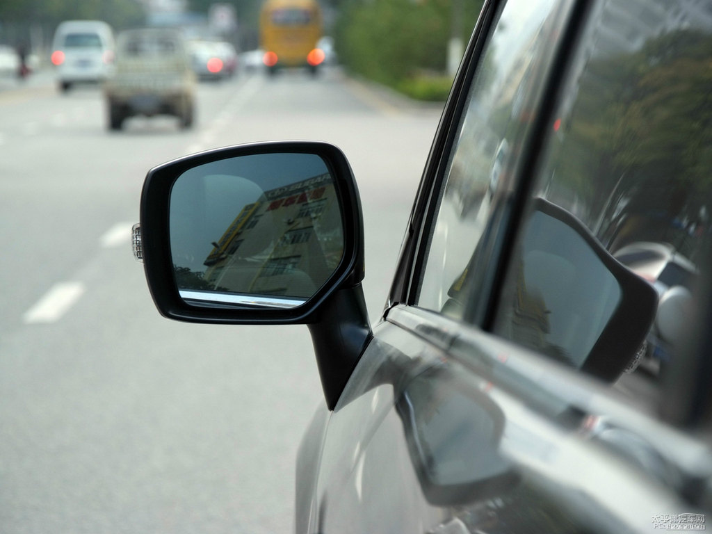 珠光寶石黑森林人車身外觀圖片
