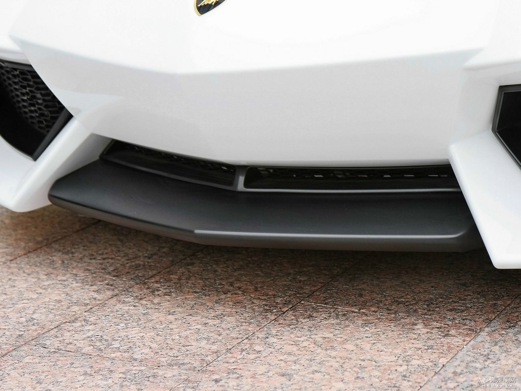 白色Aventador車頭外觀圖片