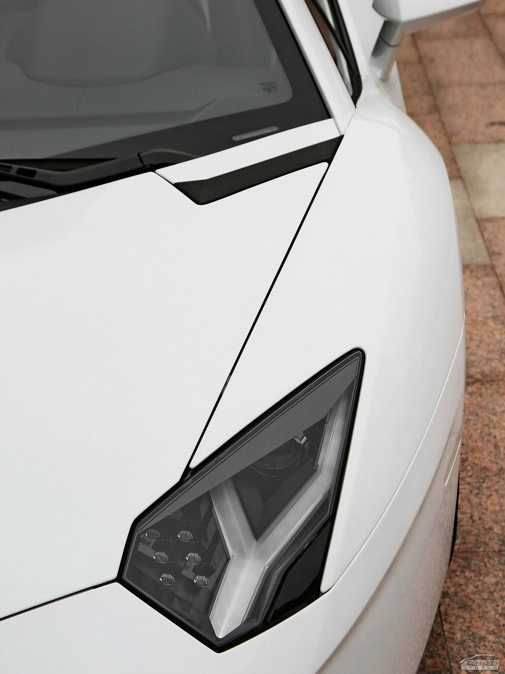 白色Aventador車頭外觀圖片