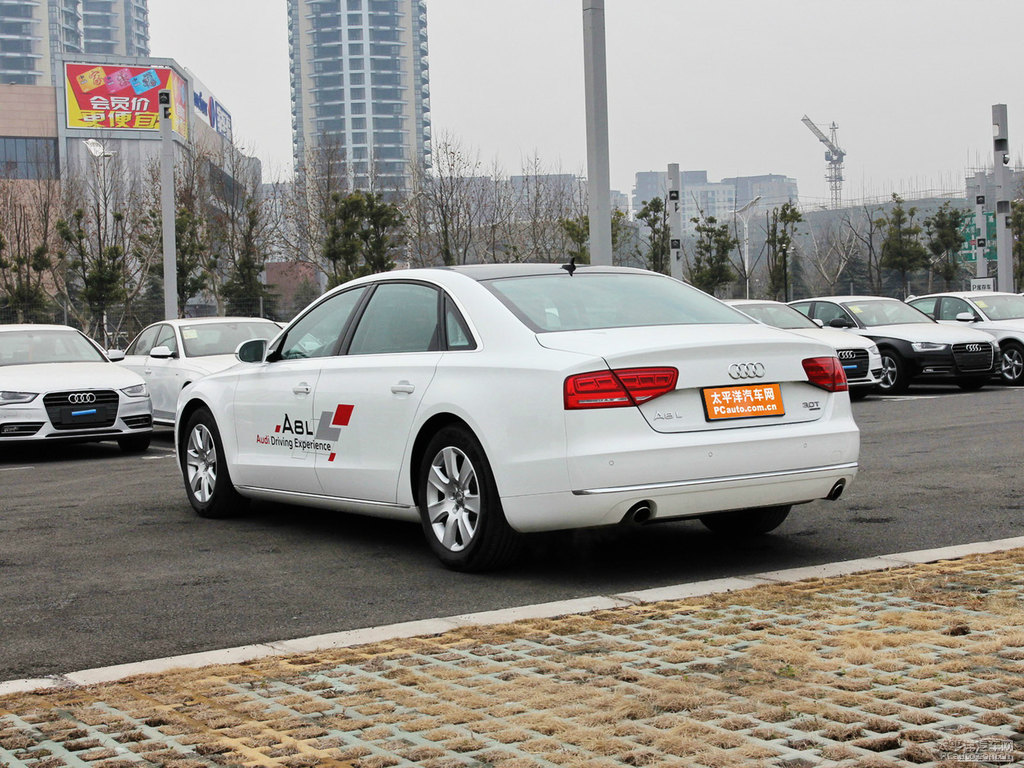 冰川白奧迪A8L整車外觀外觀圖片