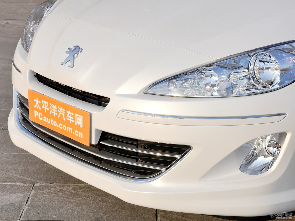珠光白標(biāo)致408車頭外觀圖片