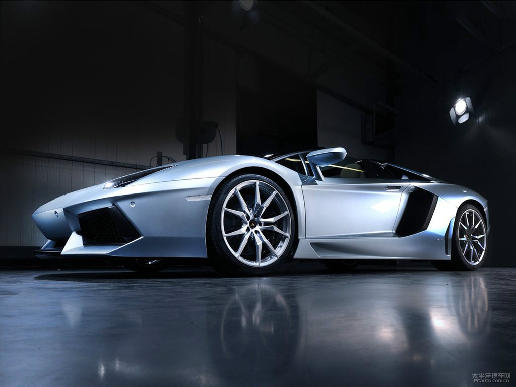 金屬漆淺灰色Aventador整車外觀外觀圖片