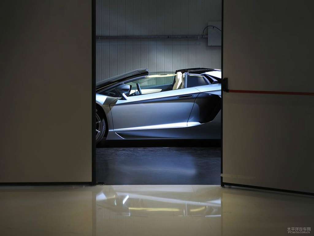 金屬漆淺灰色Aventador整車外觀外觀圖片