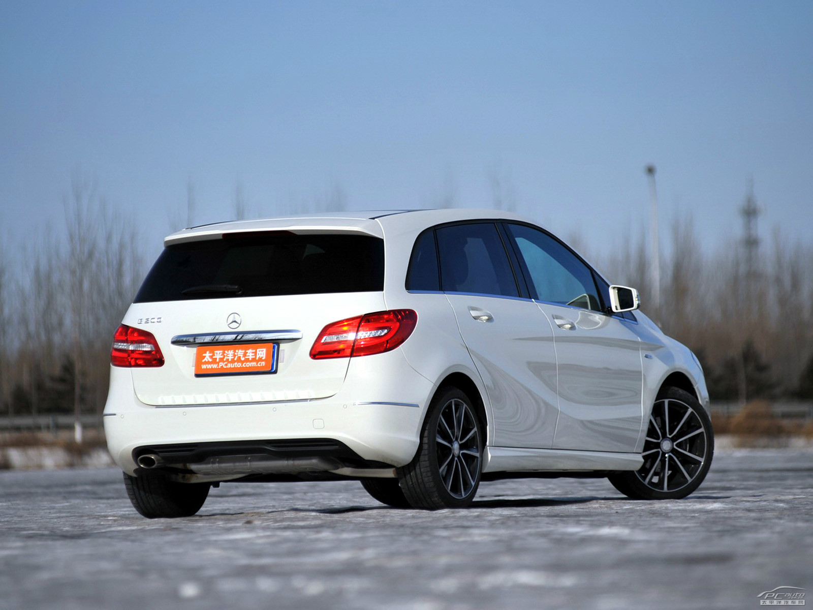 奔馳B級(jí)外觀高清大圖