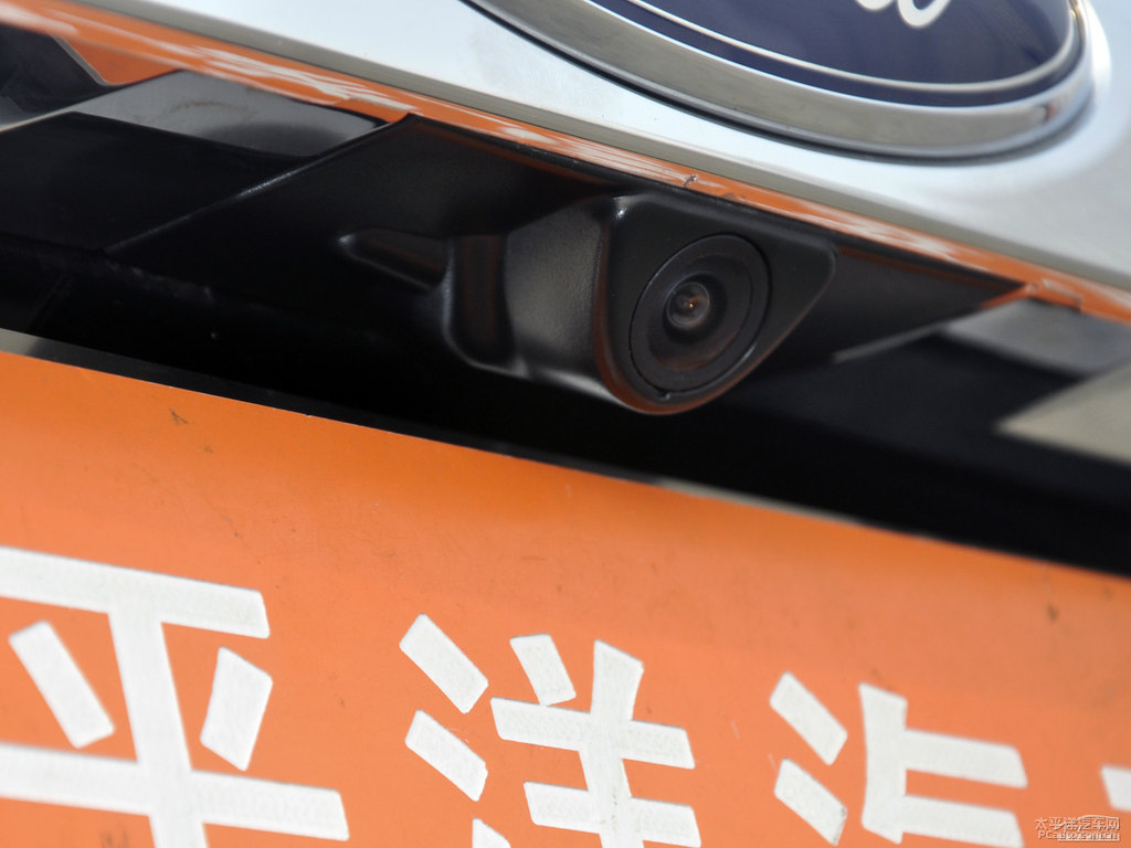 銀砂黑翼虎車尾外觀圖片