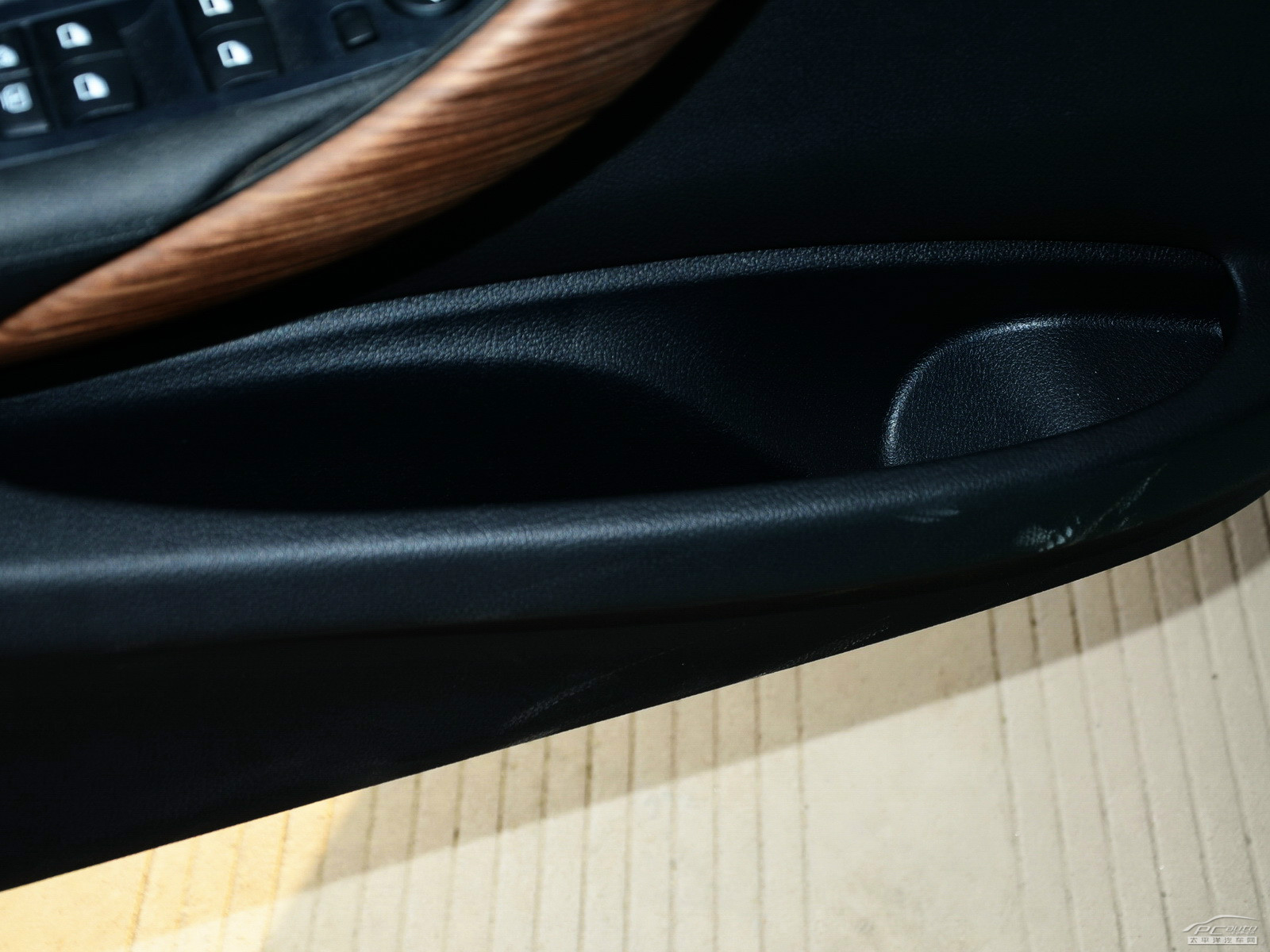 寶馬3系空間高清大圖